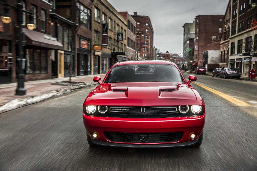  Dodge Challenger GT AWD 2016 года  (фото 7 из 33)